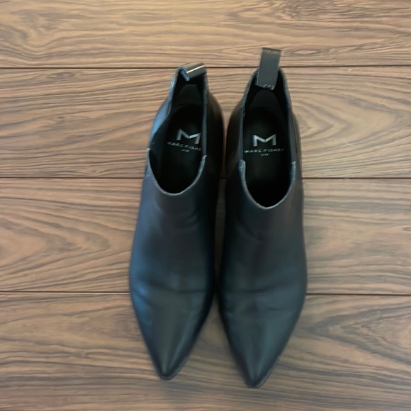 Marc Fisher Ltd. YALE Chelsea Boot - Picture 5 of 6